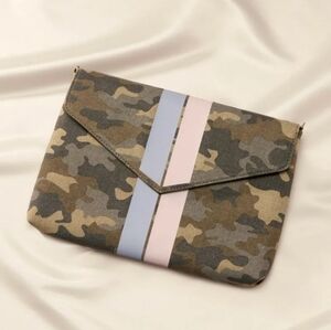 Stella & Dot Bellamy Clutch in Camo